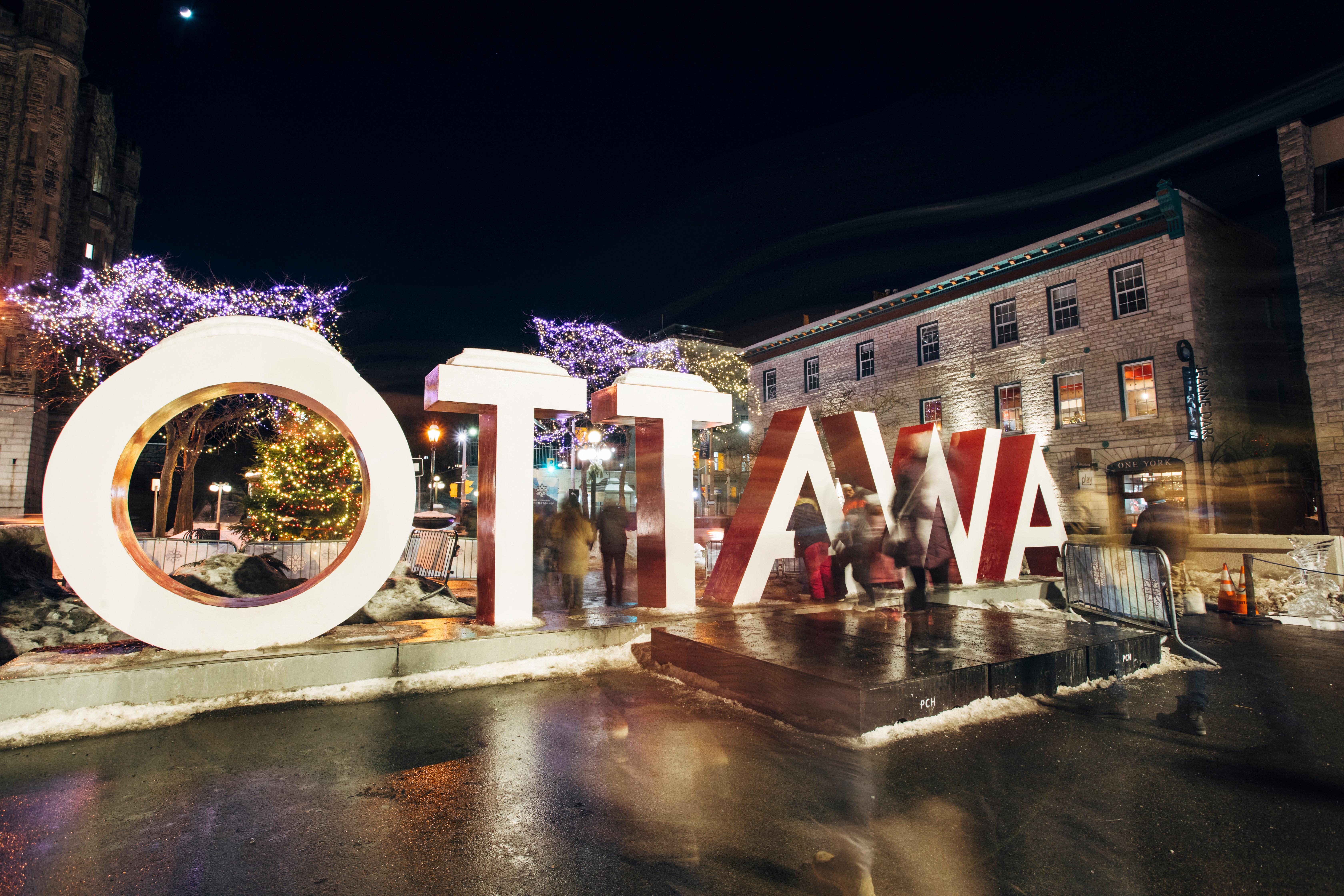 Holiday Inn & Suites Ottawa Kanata By Ihg Exterior foto