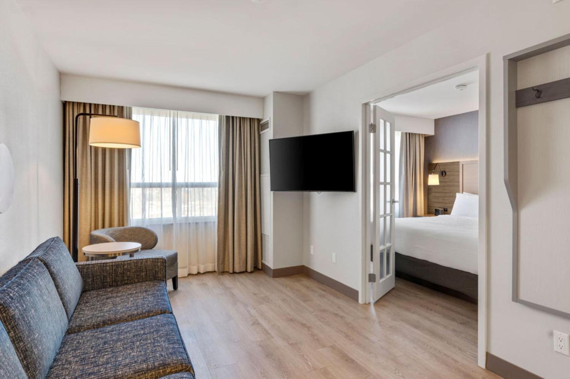 Holiday Inn & Suites Ottawa Kanata By Ihg Exterior foto