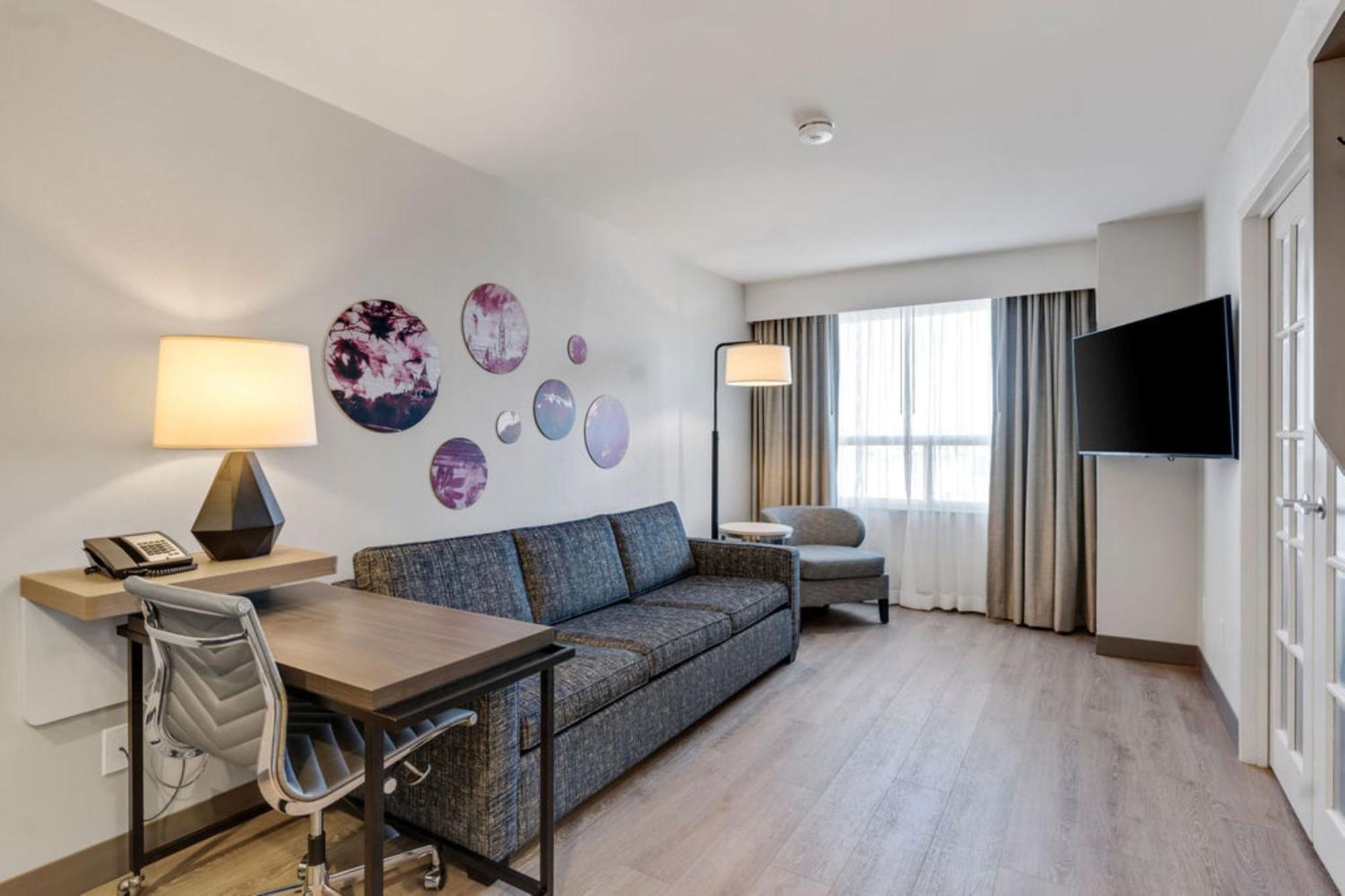 Holiday Inn & Suites Ottawa Kanata By Ihg Exterior foto
