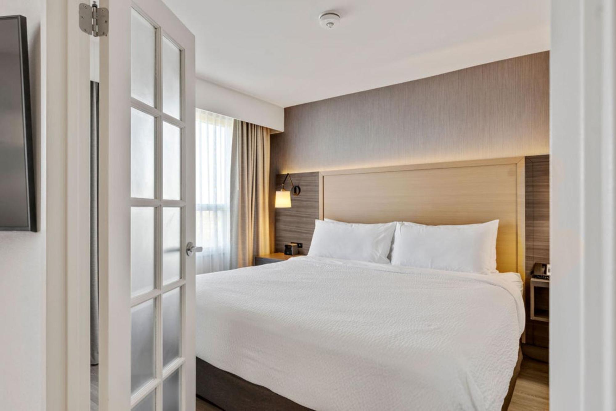 Holiday Inn & Suites Ottawa Kanata By Ihg Exterior foto